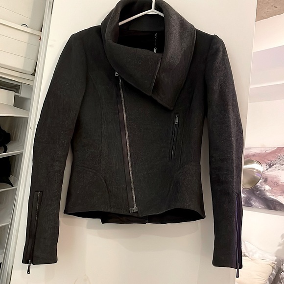 Gorgeous women’s 100% wool Elie Tahari winter coat. - Picture 1 of 16